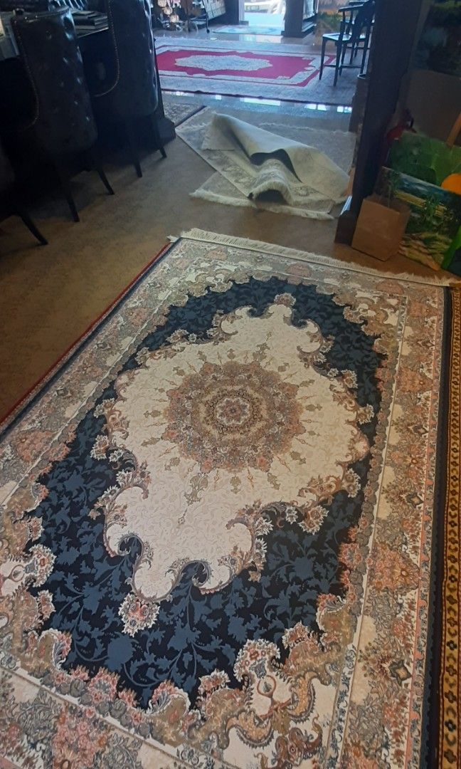 Persian kashan carpet, Furniture & Home Living, Home Decor, Carpets