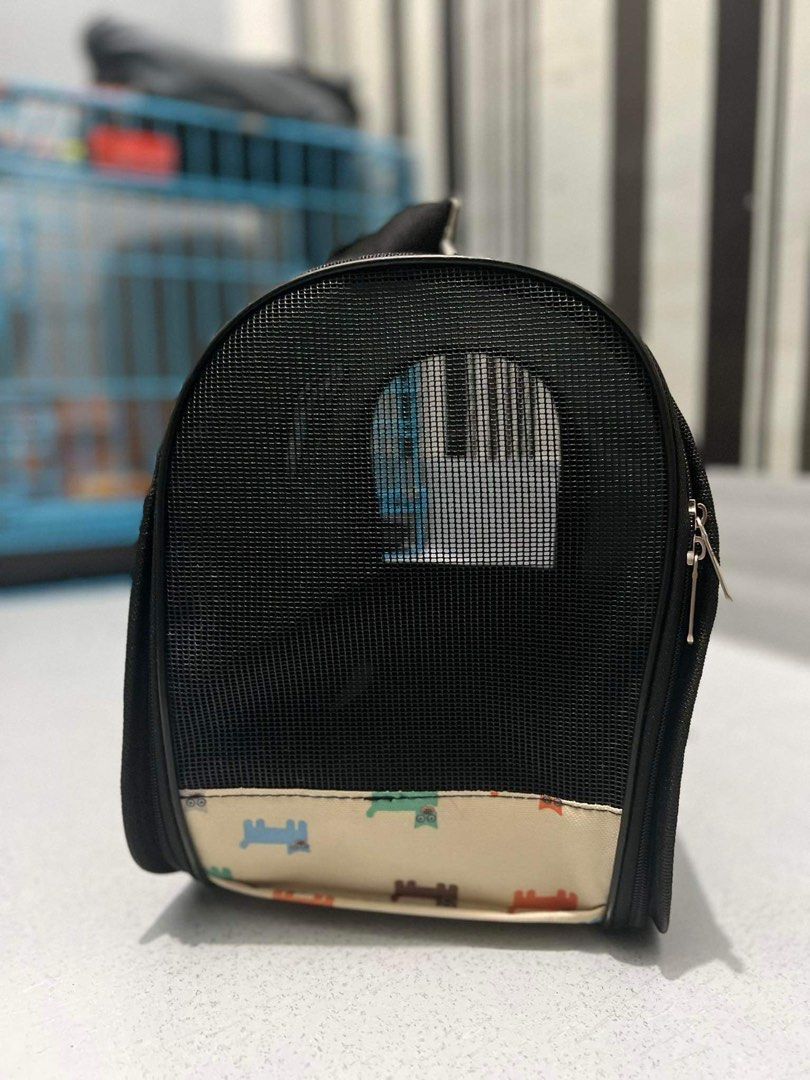 Pet Carrier (Category: Homes & Other Pet Accessories) located in Manila. Submitted by declutter_mnl__ (Listing ID 1233230704, Image 1). Description: Bought in pet express last week, never been used outside. Triny lang siya ipasok then nascratch nya lang and sumabit sa kuko nya yung maliit na part sa loob(see last photo). Rfs: Ayaw nya yung ganyan kaclosed na carrier kaya bumili na rin kami ng bago. -biggest size in Pet express.