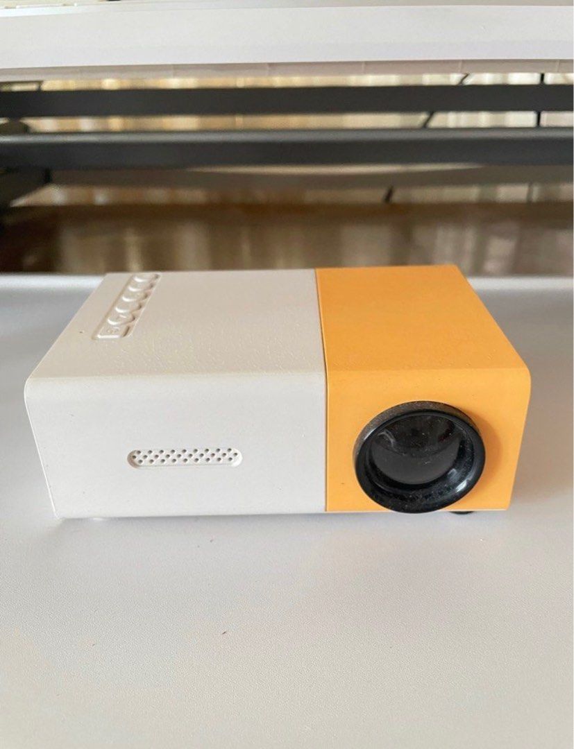 Portable projector (Category: Projectors) located in Caloocan City. Submitted by shopme.now (Listing ID 1233373546, Image 1). Description: .