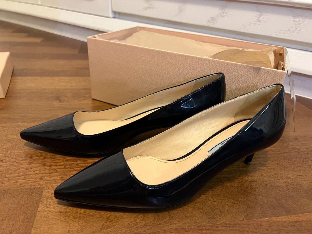 Prada royal blue low heels, 女裝, 鞋, 高跟鞋- Carousell