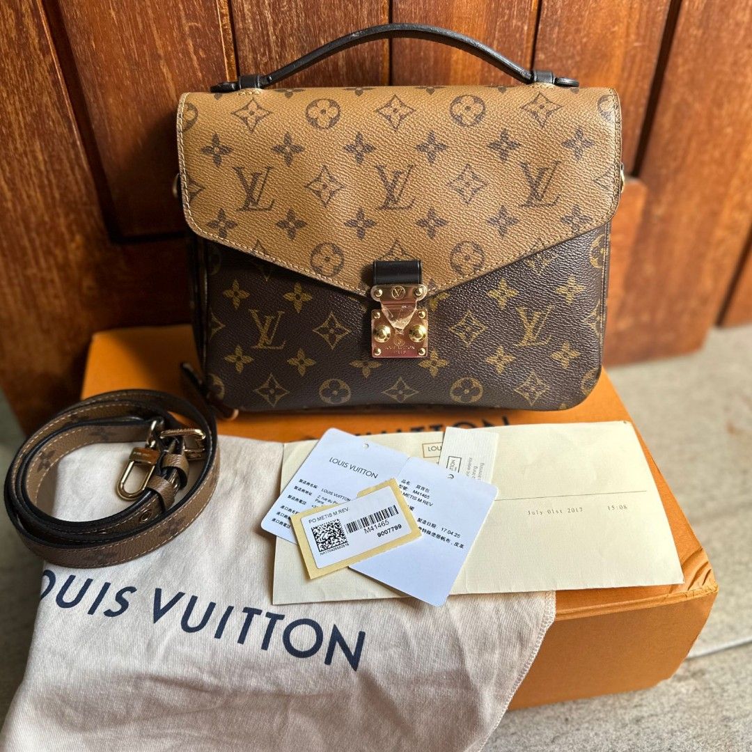 Pre LV metis reverse 2017 with box paperbag receipt need touch up veteer  handle)