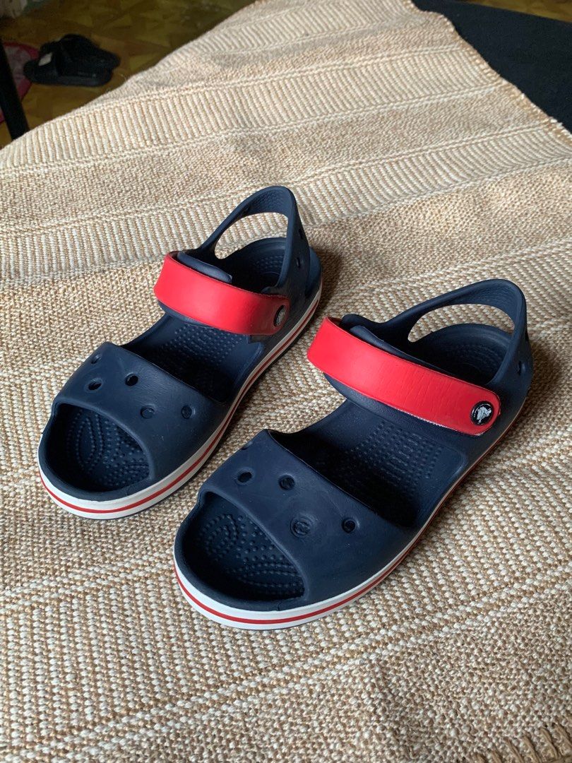 Authentic Crocs Crocband Sandals (Category: Babies & Kids Fashion) located in Las Pinas. Submitted by tyrastyle (Listing ID 1233256885, Image 1). Description: Size J2 / EU 33.5 Good condition .