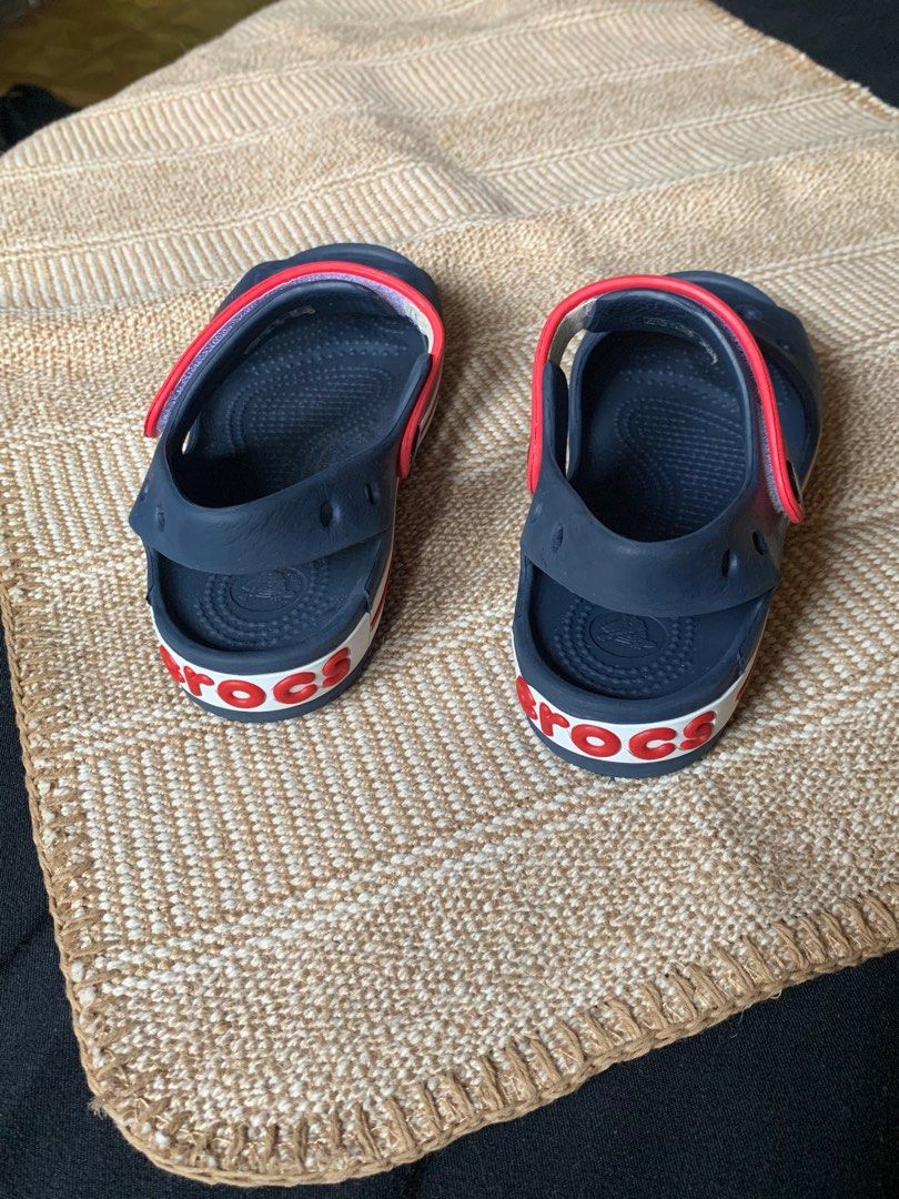 Authentic Crocs Crocband Sandals (Category: Babies & Kids Fashion) located in Las Pinas. Submitted by tyrastyle (Listing ID 1233256885, Image 2). Description: Size J2 / EU 33.5 Good condition .