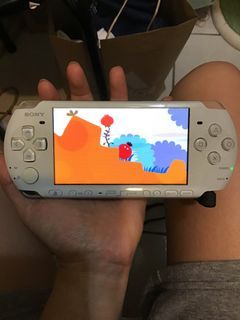 PSP 白色 整體算新 附6片正版遊戲