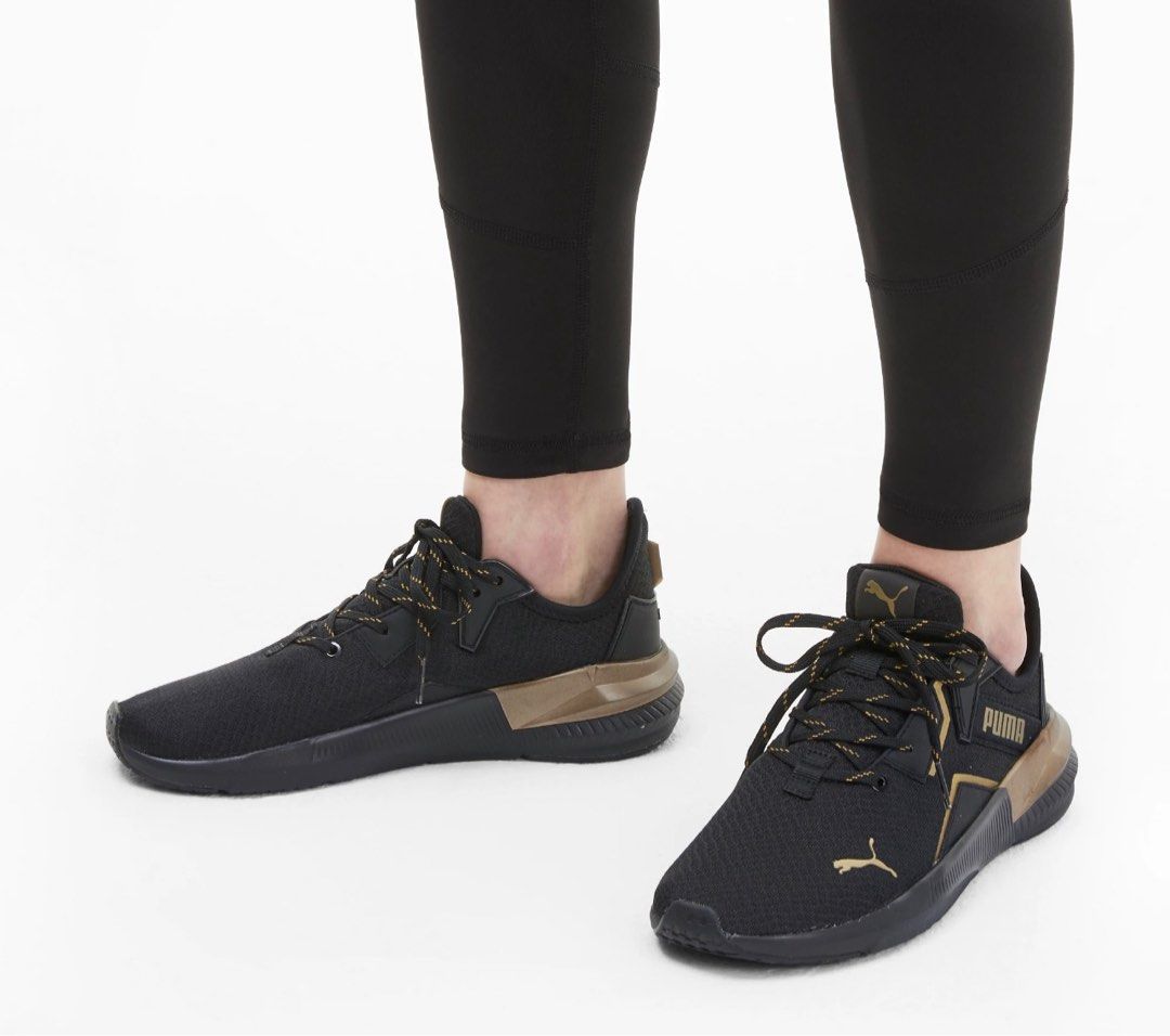 Metallic gym top shoes