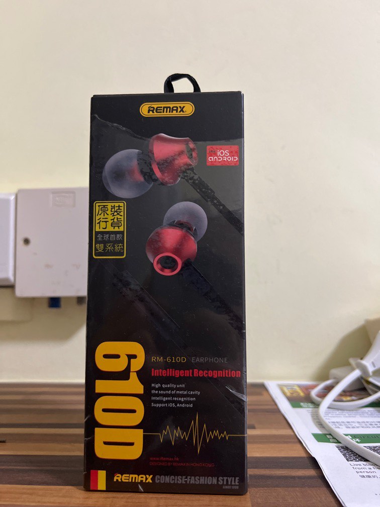 Remax soundproofing earphones, Audio, Earphones on Carousell