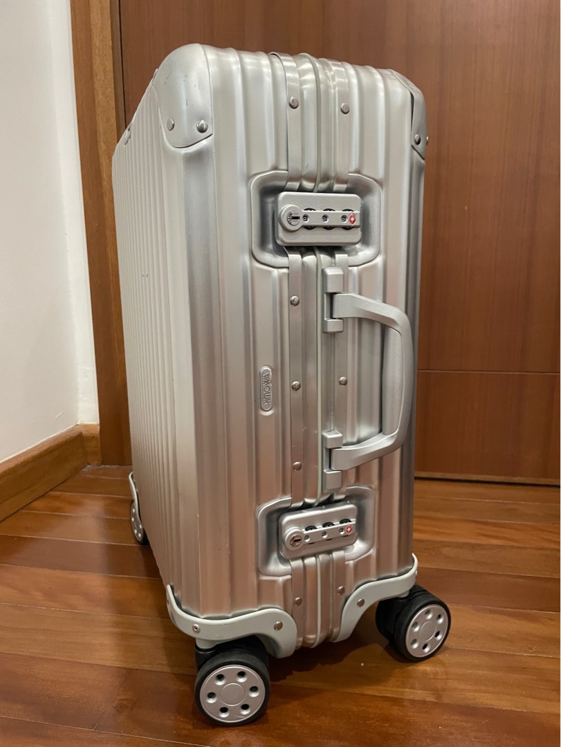 Rimowa topas cabin plus deals