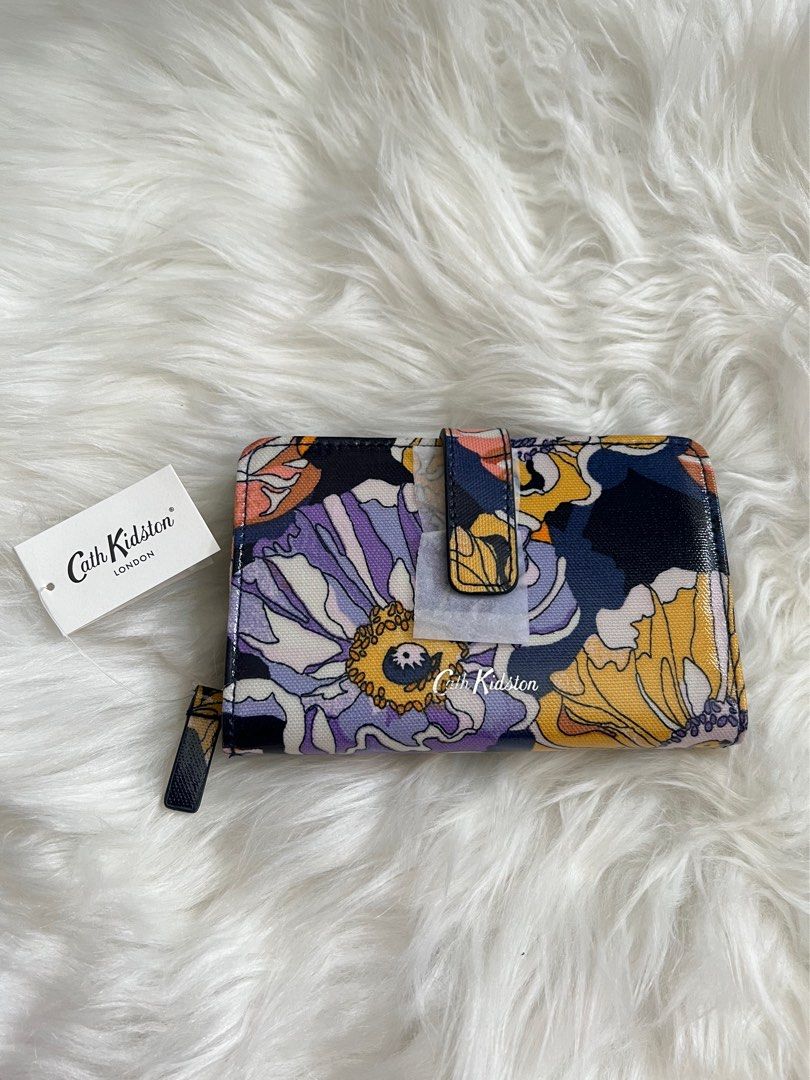 Amazon.com: Cath Kidston 30 Years Icons Slim Pocket Purse Wallet in Navy  Blue Oilcloth, Navy Blue, One Size, small : Clothing, Shoes & Jewelry