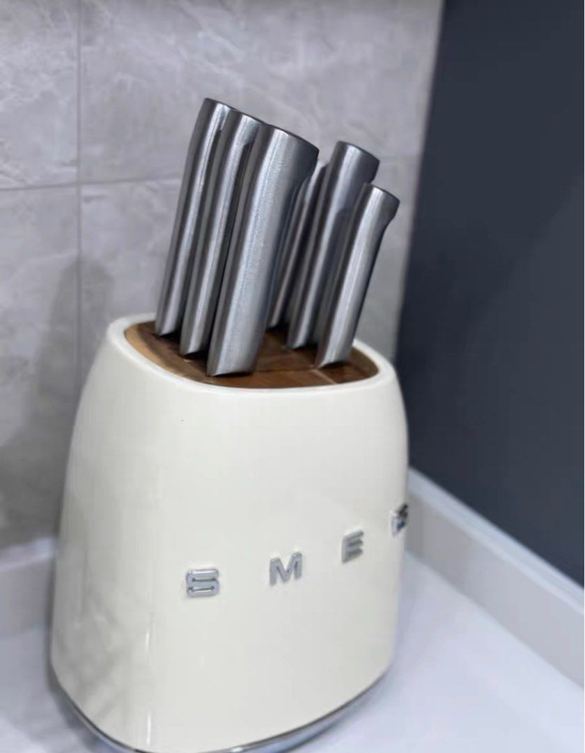 ❤️SMEG STAINLESS STEEL KNIFE BLOCK SET (CREAM), Furniture & Home Living,  Kitchenware & Tableware, Dinnerware & Cutlery on Carousell