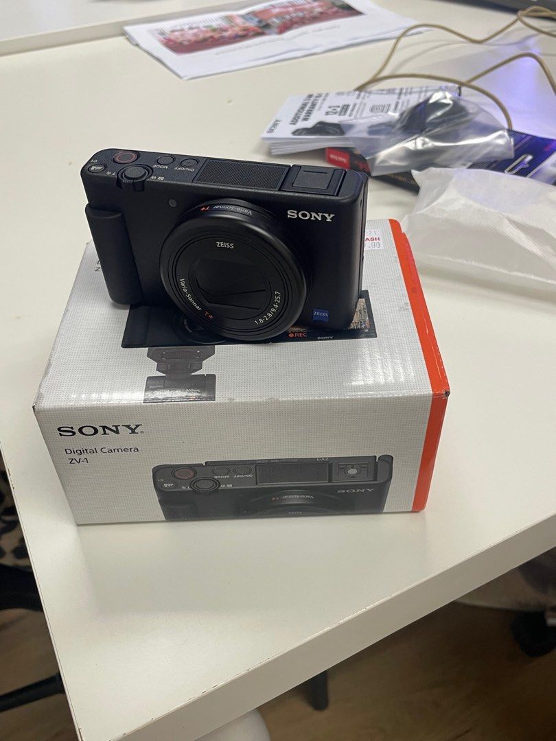 SONY DIGITAL CAMERA ZV1, Photography, Cameras on Carousell