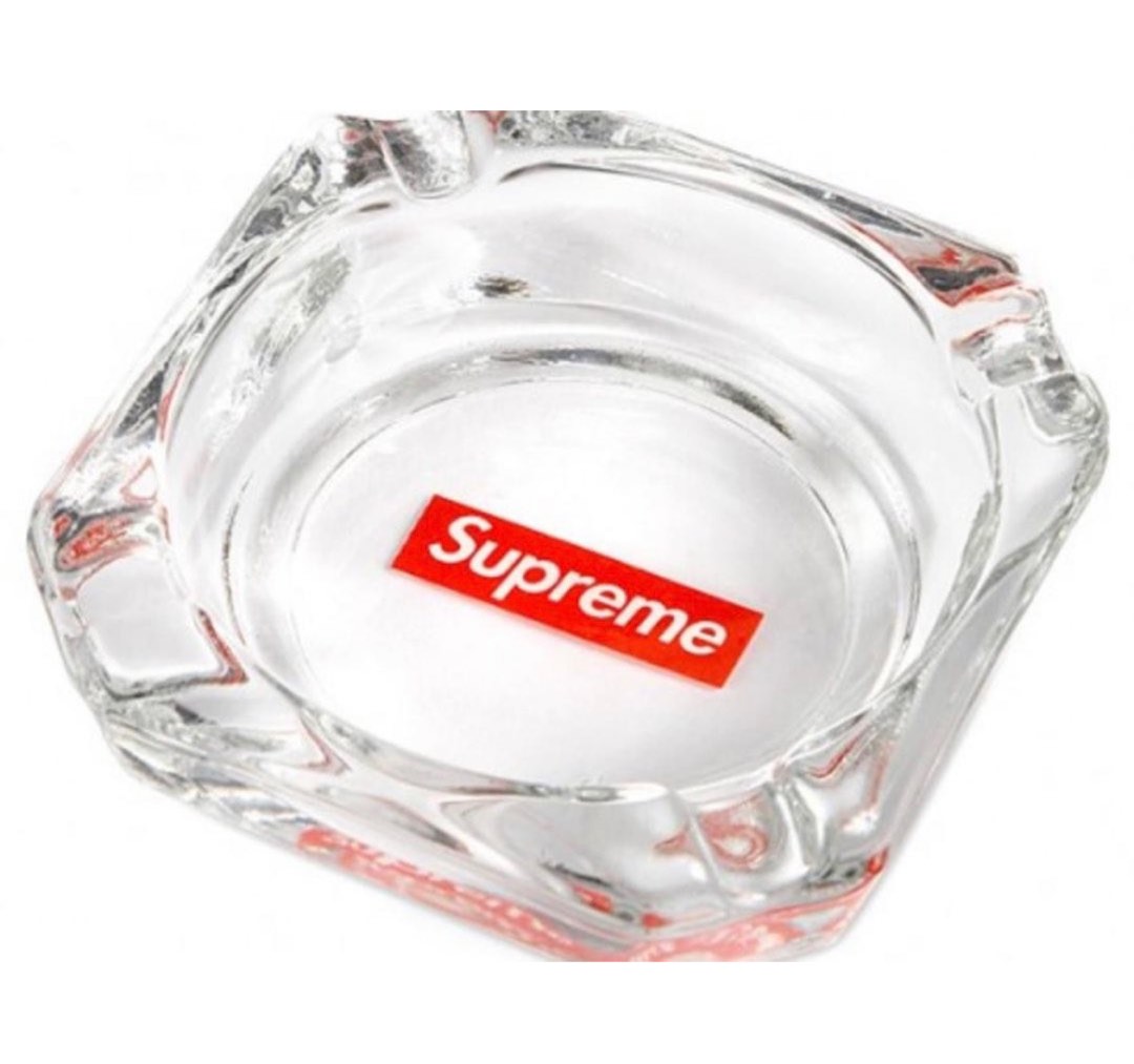 Supreme glass crystal ashtray box logo 中古煙灰缸, 興趣及遊戲