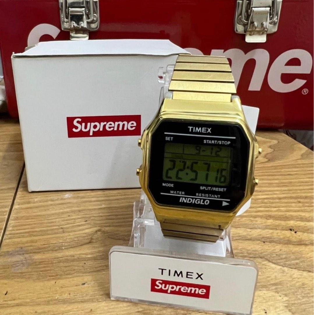 Supreme timex gold watch 錶, 名牌, 手錶- Carousell