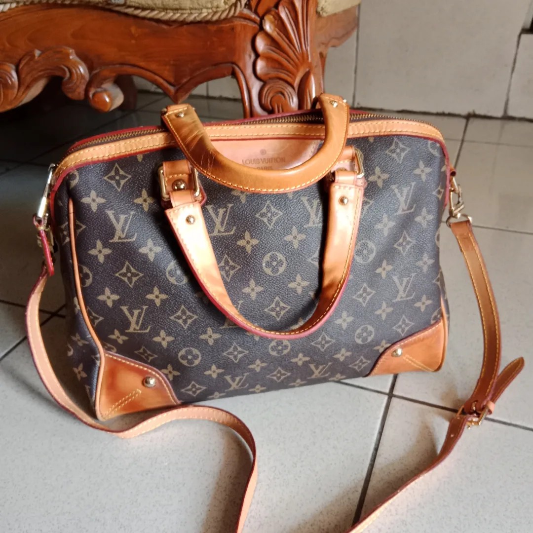 Tas LV (Asli) vintage, Fesyen Wanita, Tas & Dompet di Carousell