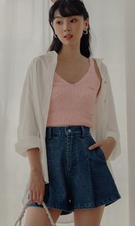(Category: ) located in . Submitted by xwlwardrobe (Listing ID 1233204319, Image 1). Description: .