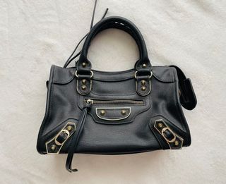 Very elegant black bag