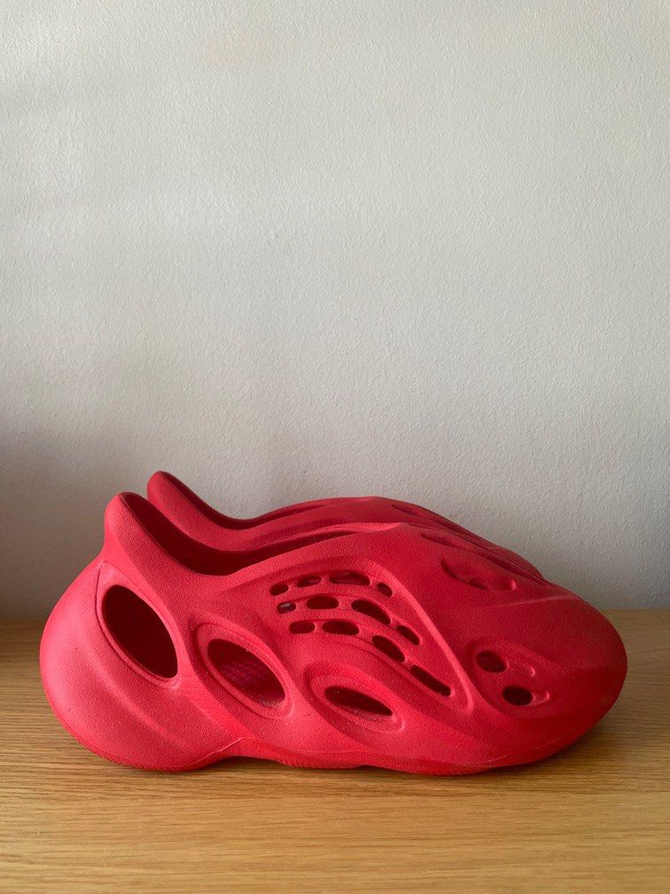 yeezy foam runner size 8.5
