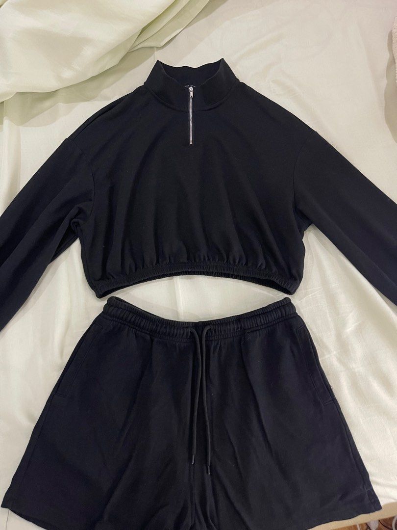 Zip Up PullOver Sweater & Jogger Shorts Coord Set (Category: Sets or Coordinates) located in Quezon City. Submitted by envti (Listing ID 1233304153, Image 2). Description: Take this set for 870 Top - Large oversized (perfect for Medium) Shorts - Medium.