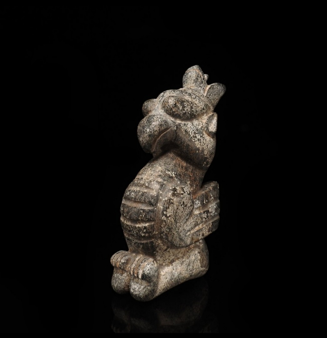 高古玉器收藏老和田玉古玉老玉の透かし彫りにした瑞獣の美しい色平安玉