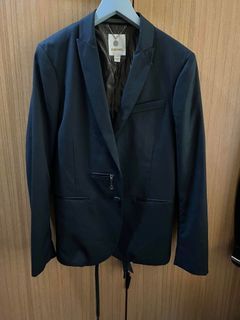 目的: 出售 名稱: Diesel 休閒 黑色 西裝外套 尺寸: s 修身款 新舊: 九成以上 Diesel專櫃