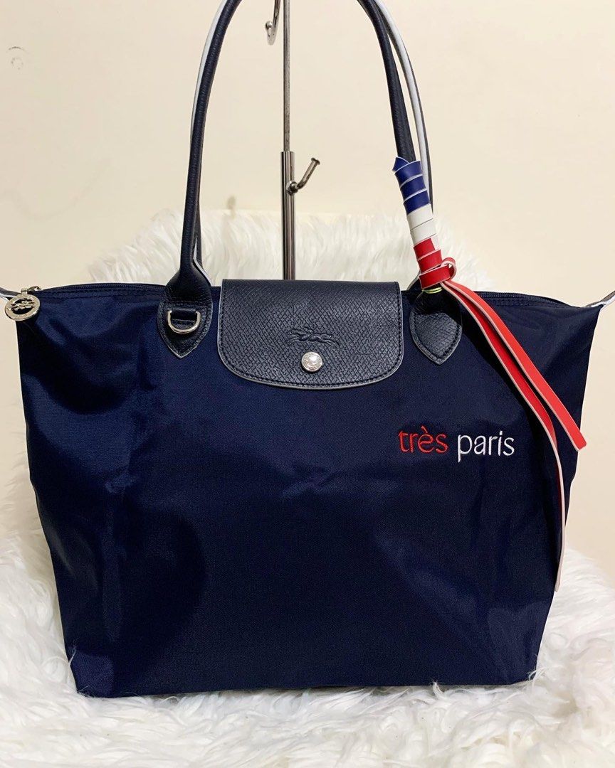 💯 authentic longchamp small long handle (Category: Luxury Bags & Wallets) located in Cabuyao City. Submitted by luxbymishy (Listing ID 1233434942, Image 2). Description: 💯 authentic brand new condition .