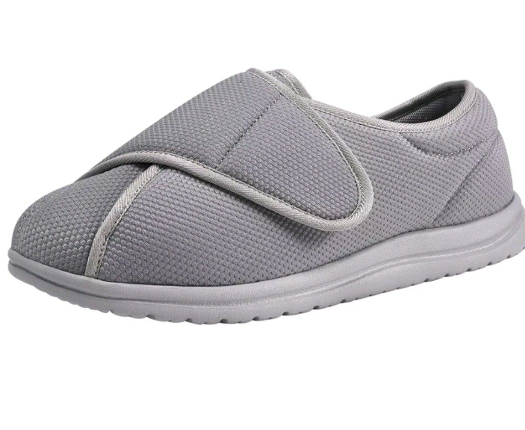 Adjustable clearance width shoes