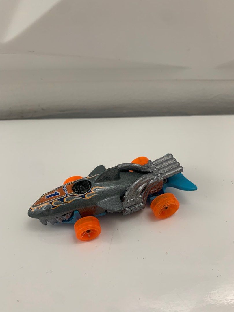 Hot wheels sharkruiser 1986 hotsell