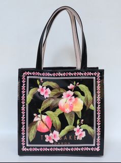 (Kategori: ) berada di . Dikirim oleh natalie_authenticpreloved (ID iklan 1233500790, Gambar 1). Deskripsi: .