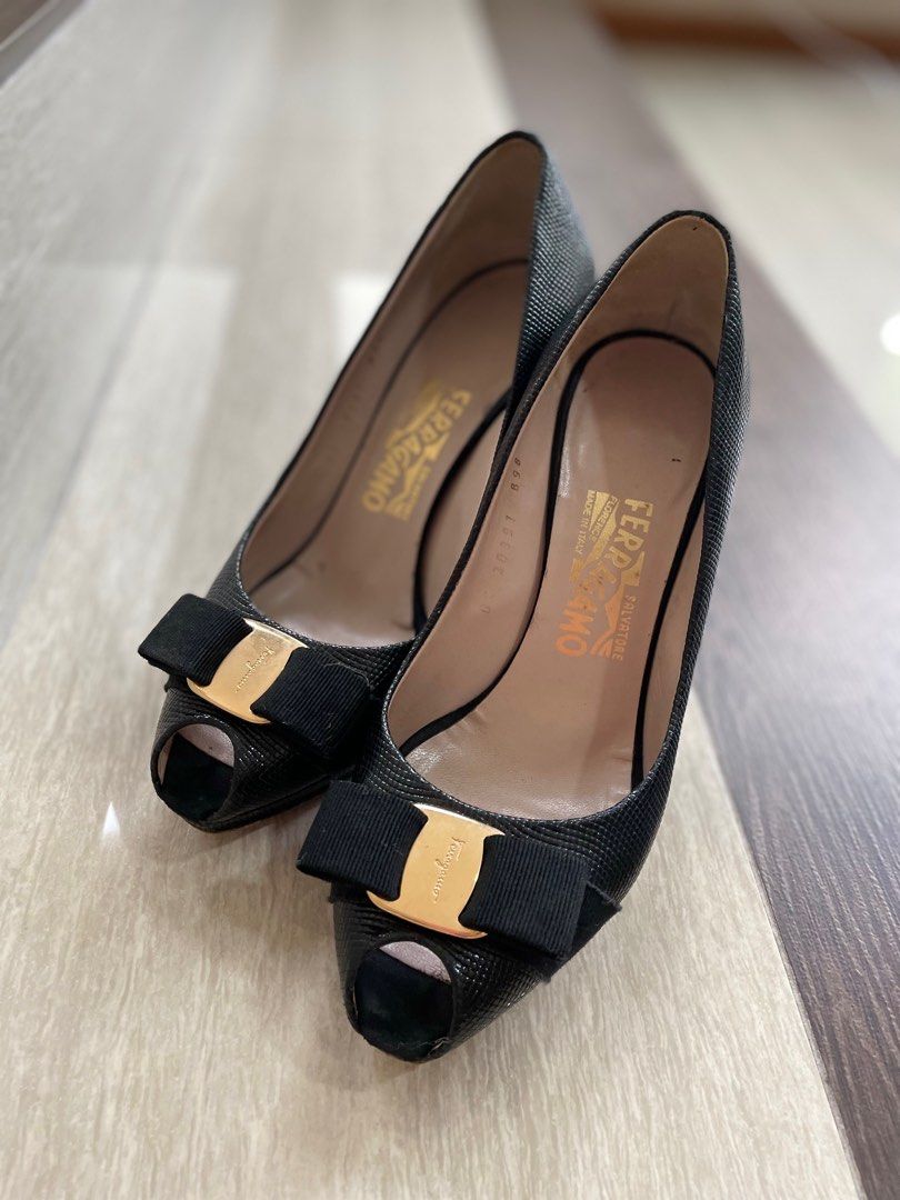 Ferragamo outlet peep toe
