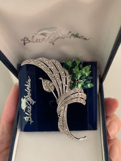 Bross pin bunga