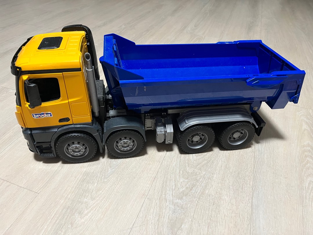 Bruder mb arocs halfpipe dump truck sales