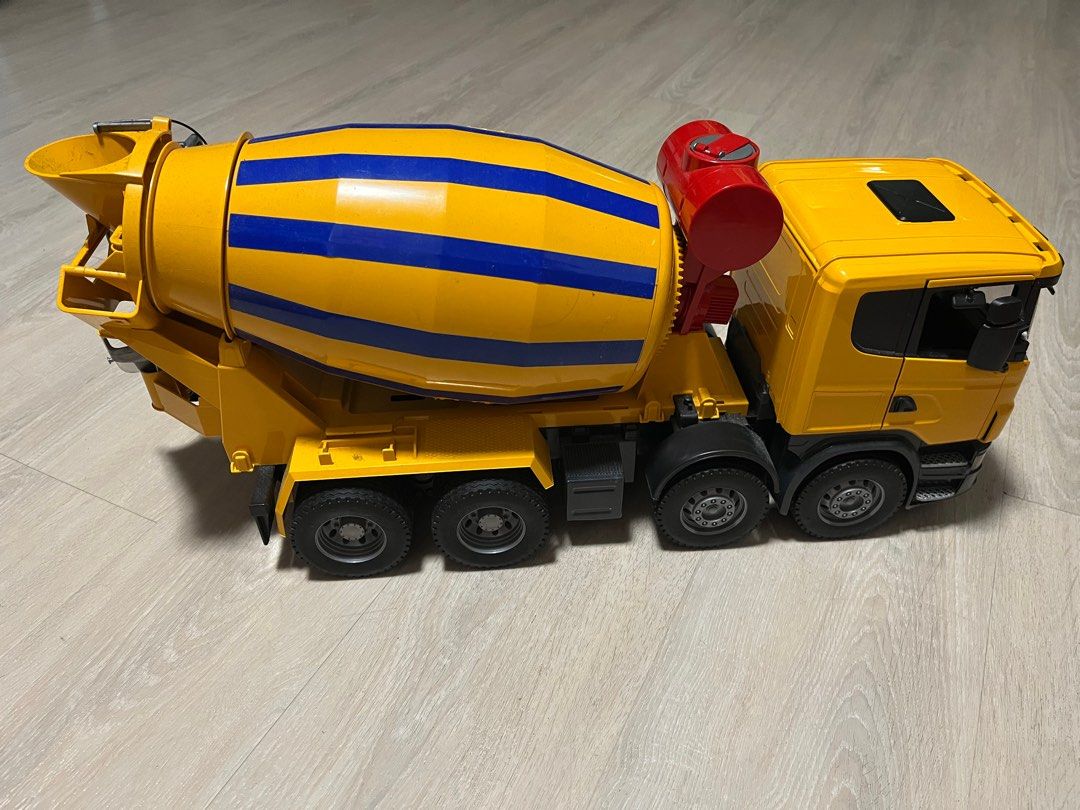 Bruder Scania Cement Mixer Truck