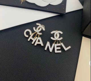 (Category: ) located in . Submitted by classy_accessory (Listing ID 1233530233, Image 1). Description: .