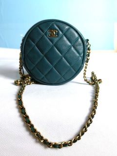Chanel Round sling hijau