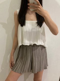 Claude Official white pleats top