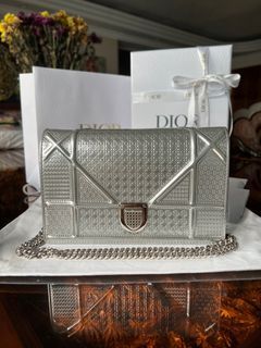 Dior Diorama Small Bag, Women's Fashion, Bags & Wallets, Cross-body Bags on  Carousell