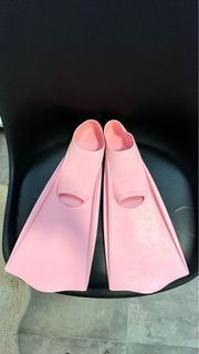 Swimming Fins for Training - Dolphin brand Size S pink