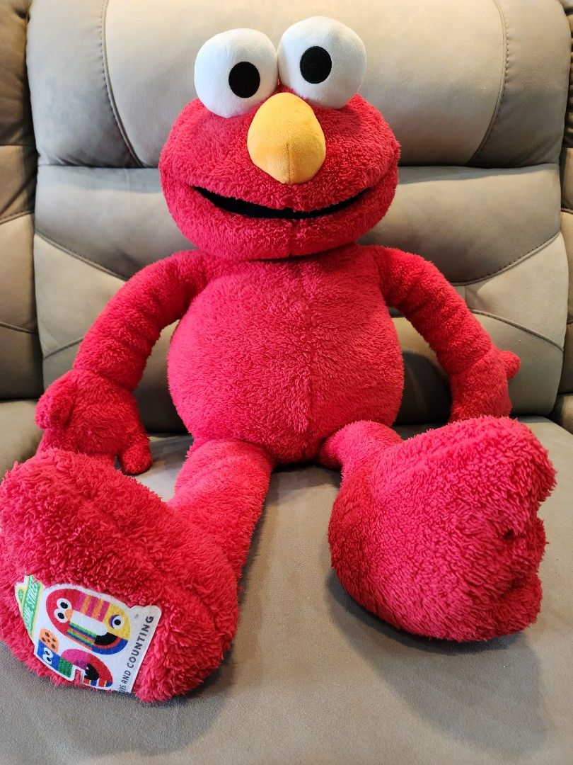 Elmo, Hobbies & Toys, Toys & Games on Carousell