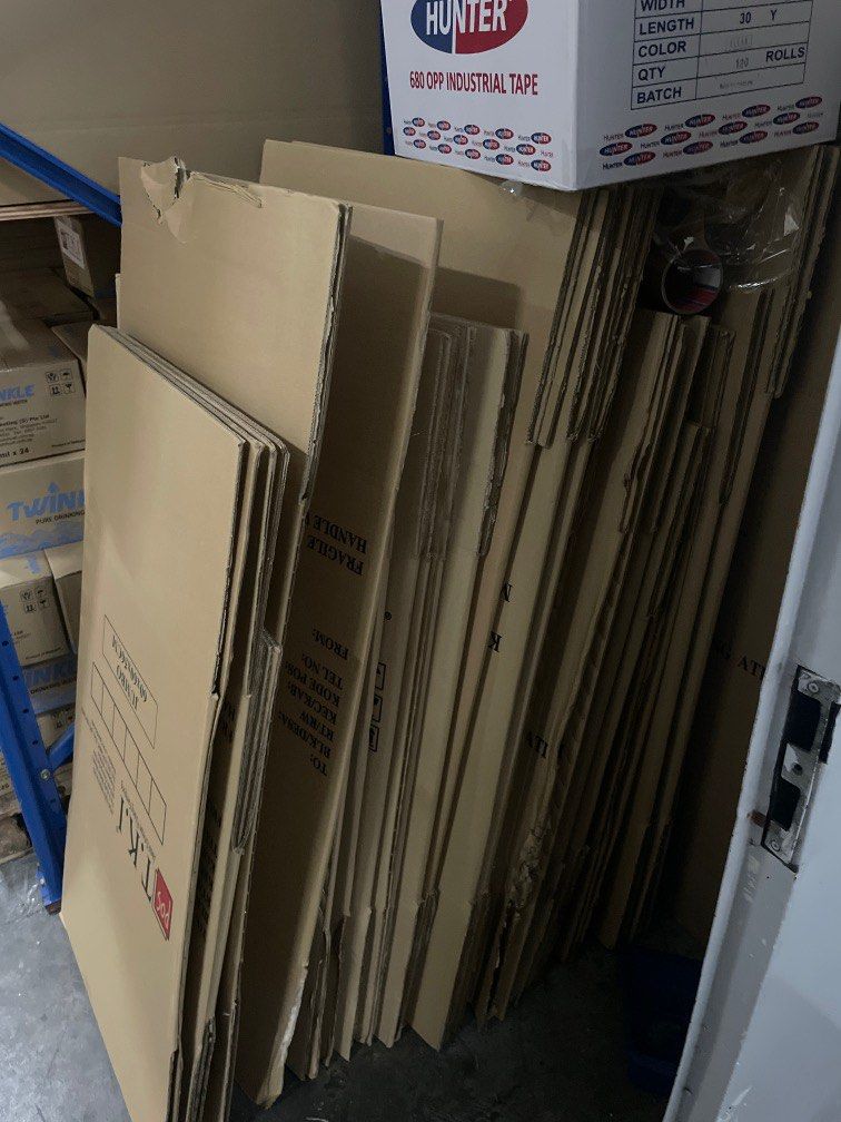Empty Boxes (Category: Storage Boxes & Baskets) located in Singapore. Submitted by the_don_king (Listing ID 1233403979, Image 1). Description: This are some rejected boxes abit of damage but still can totally use, can choose any sizes come over to kaki bukit to collect it.
