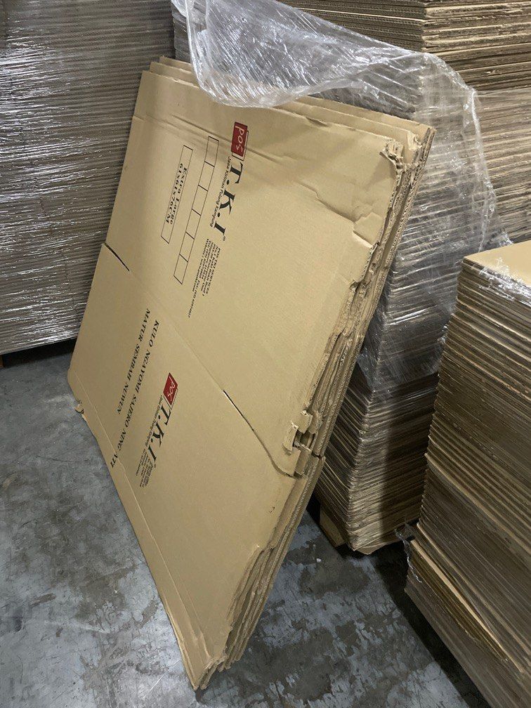 Empty Boxes (Category: Storage Boxes & Baskets) located in Singapore. Submitted by the_don_king (Listing ID 1233403979, Image 3). Description: This are some rejected boxes abit of damage but still can totally use, can choose any sizes come over to kaki bukit to collect it.
