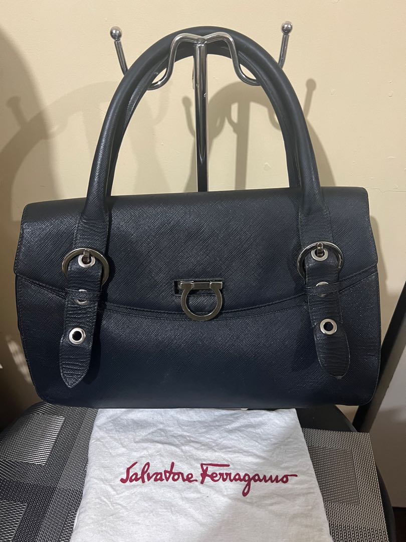 Ferragamo saffiano 2025 bag