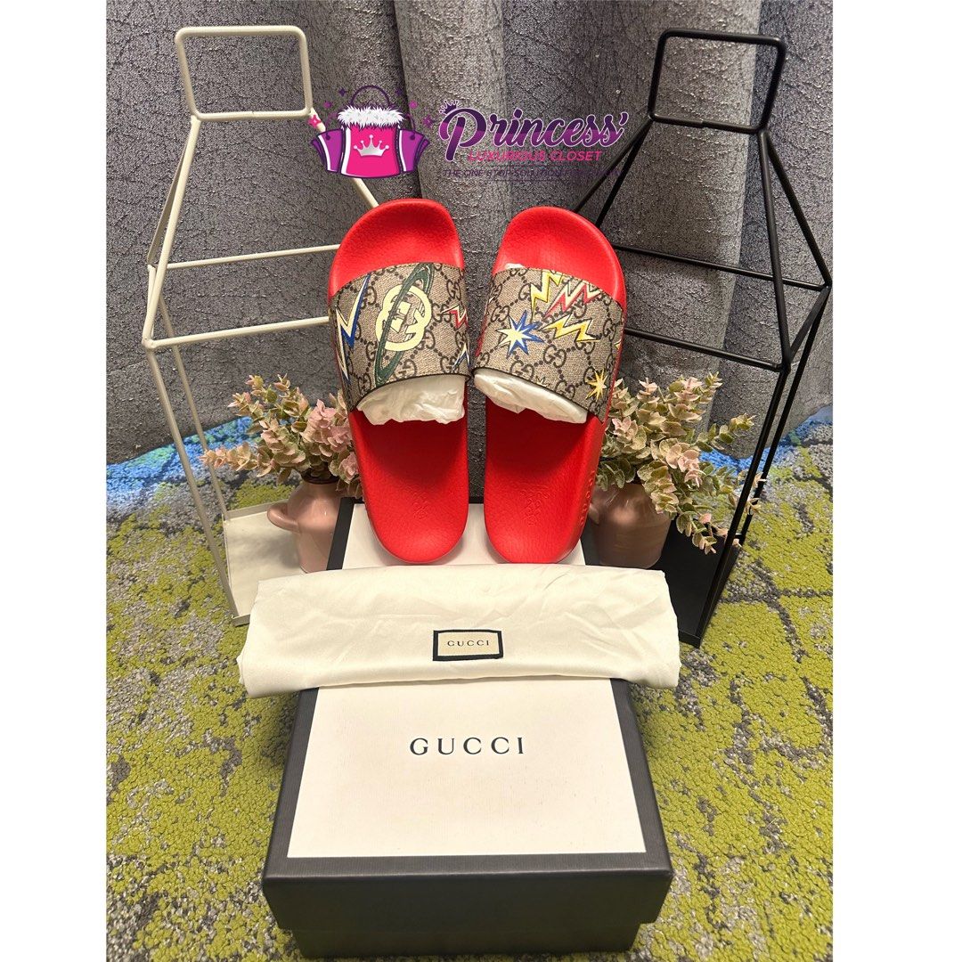Gucci hotsell pool slides
