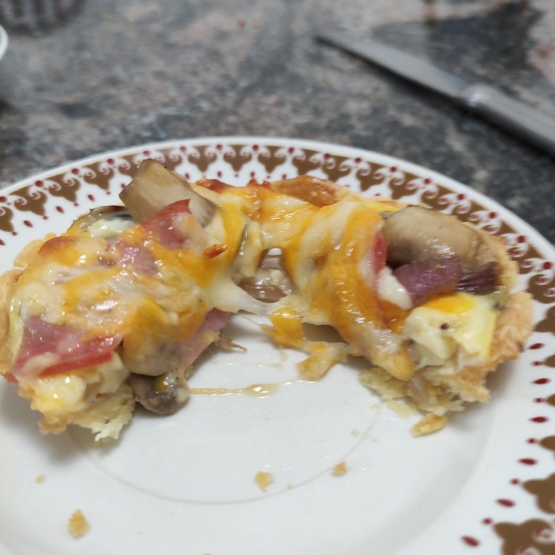 Ham and Mushroom Quiche, Food & Drinks, Homemade Bakes on Carousell