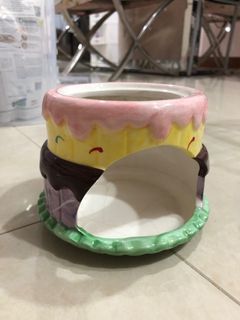 Hamster ceramic hideout cake shaped, cupcake shaped, cooling tile plate house, hamster hidey house, hamster home, WITHOUT LID