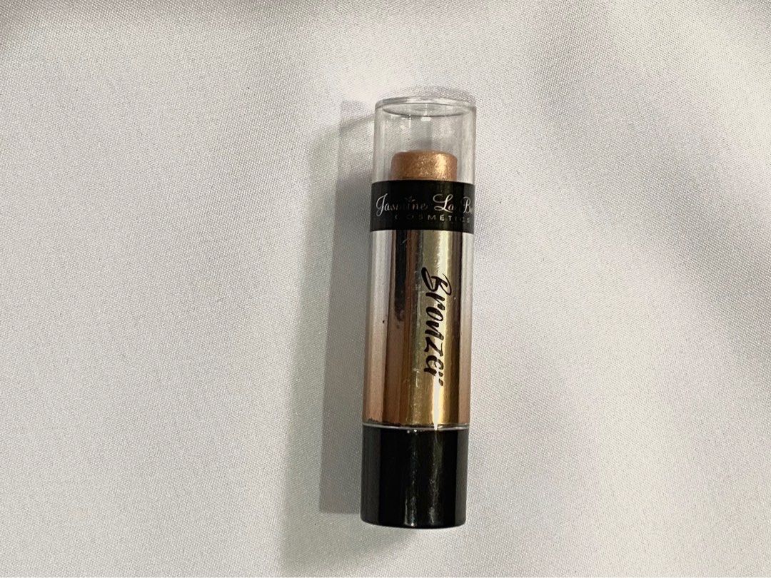 Highlighter Stick (Category: Makeup) located in Quezon City. Submitted by goodstuvvs (Listing ID 1233484758, Image 1). Description: .