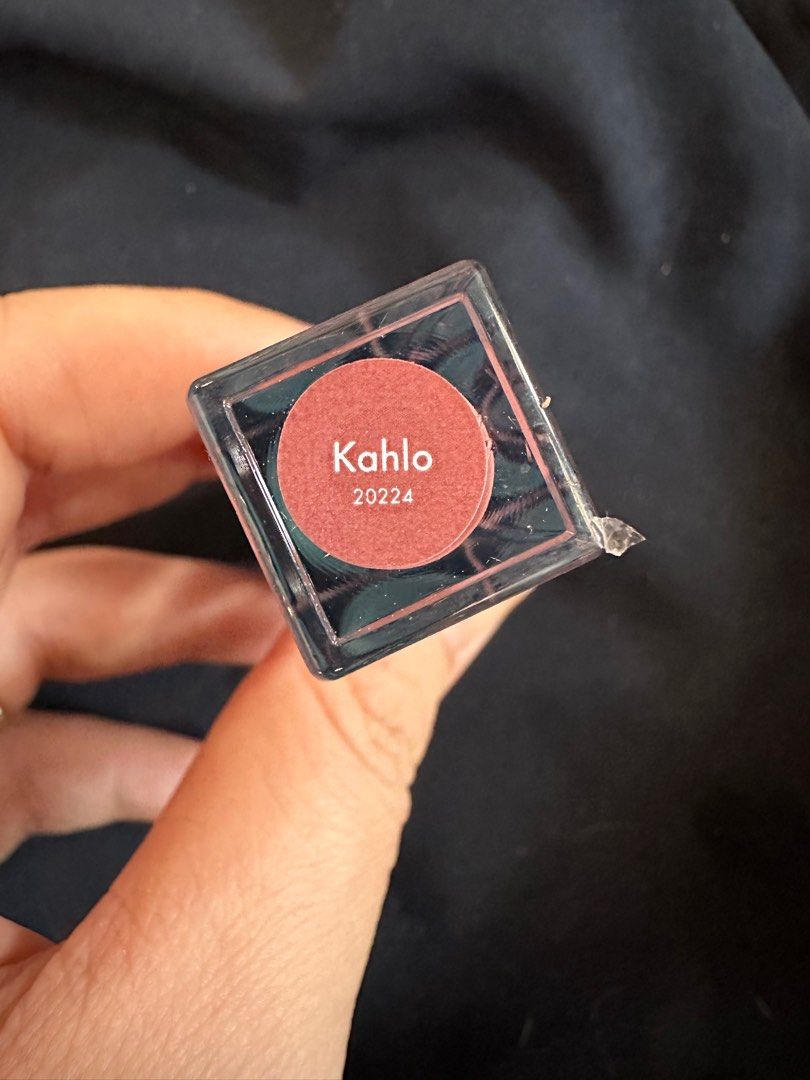 Hola Neon High Gloss Lacquer in Kahlo (Category: Makeup) located in Manila. Submitted by algoshoppe (Listing ID 1233406389, Image 2). Description: Can pass as brandnew. Used once only for swatching 💋pinkish nude shade ⛔️no lowballers.
