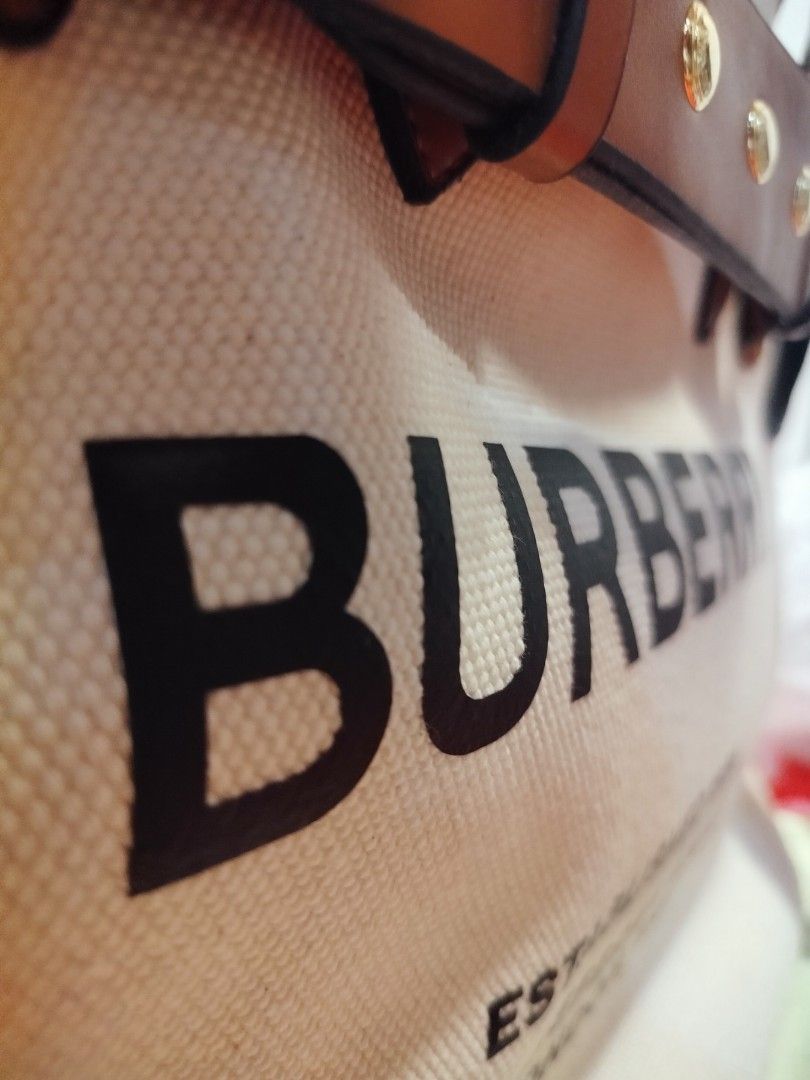 Japan Preloved Buberry Canvas (Category: Luxury Bags & Wallets) located in Cebu City. Submitted by day.98 (Listing ID 1233446838, Image 2). Description: selected from japan surplus pure canvas two - way bag meduim size no flaws coded w/ etikita.