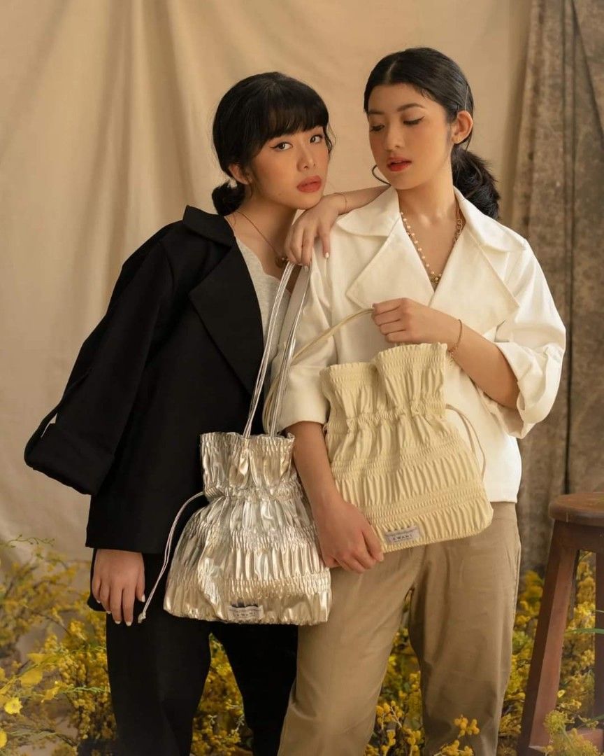 KWANI】Crinkle Shoulder Bag KWANI】Crinkle Shoulder Bag