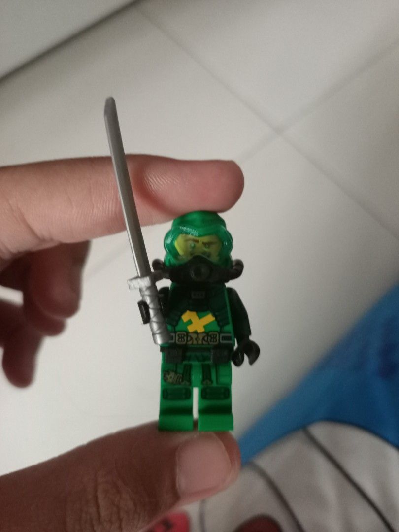 Ninjago lloyd best sale saison 12