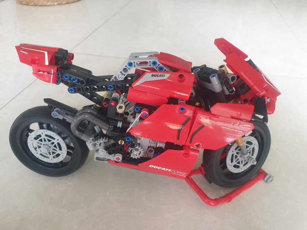 lego technic 42107