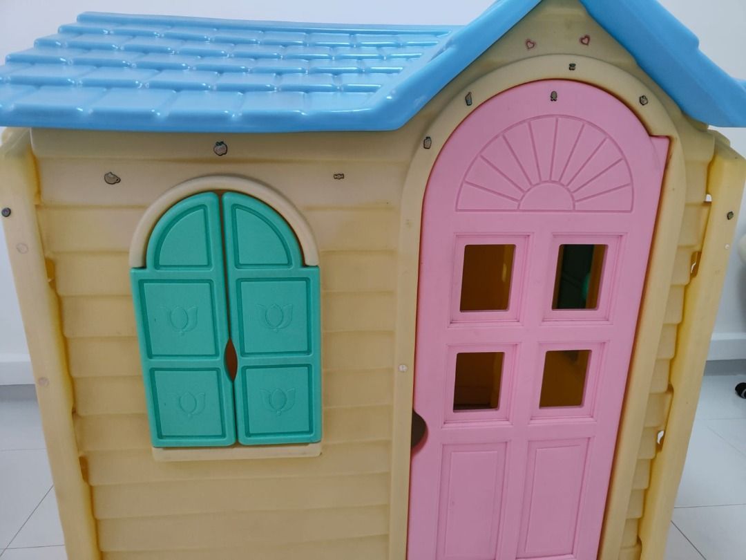 Little tikes country online cottage playhouse sale